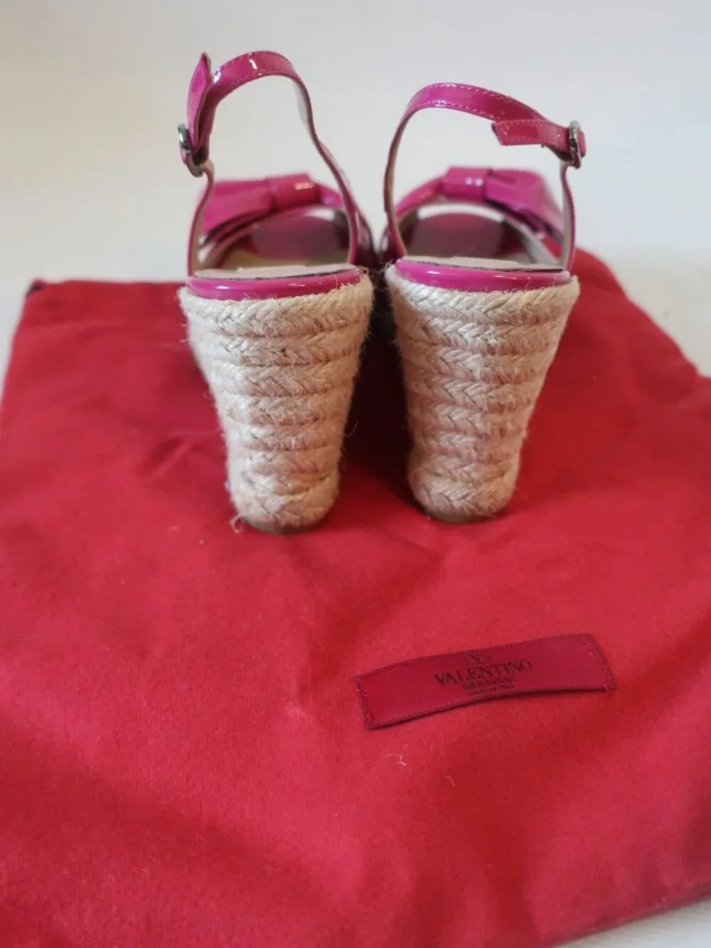 Authentic Valentino Garavani Fuchsia Patent Leather Bow Espadrille Wedge 38 US/8